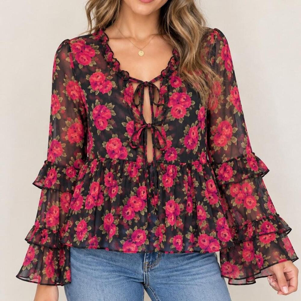 🌹 American Eagle Floral Blouse – Size M